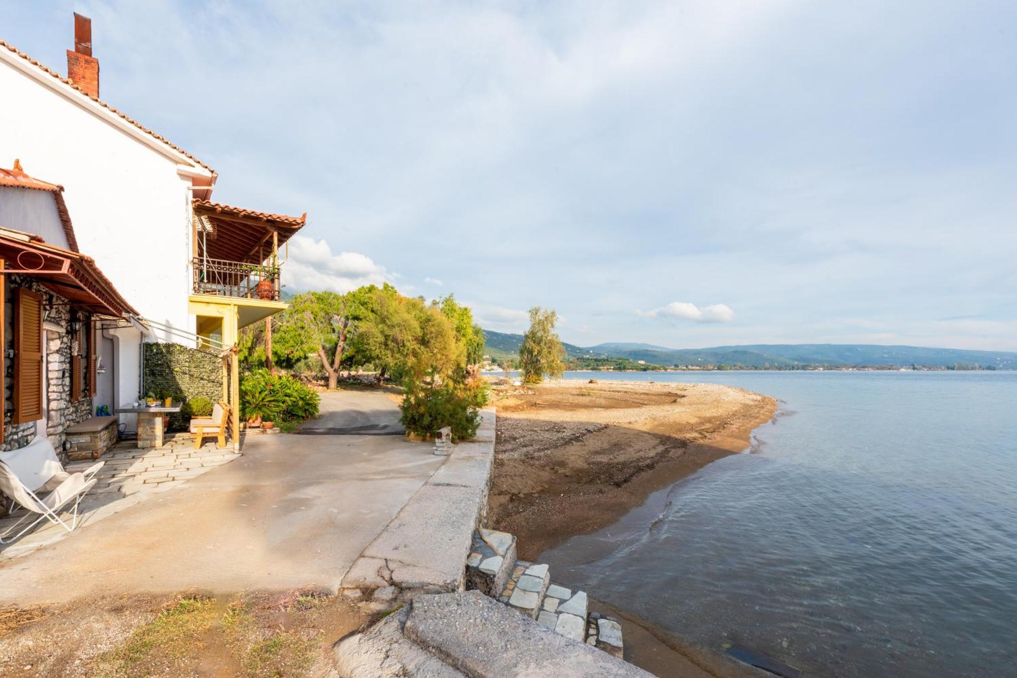 The Sea Front Fisherman'S House กาโตกัตซา ภายนอก รูปภาพ